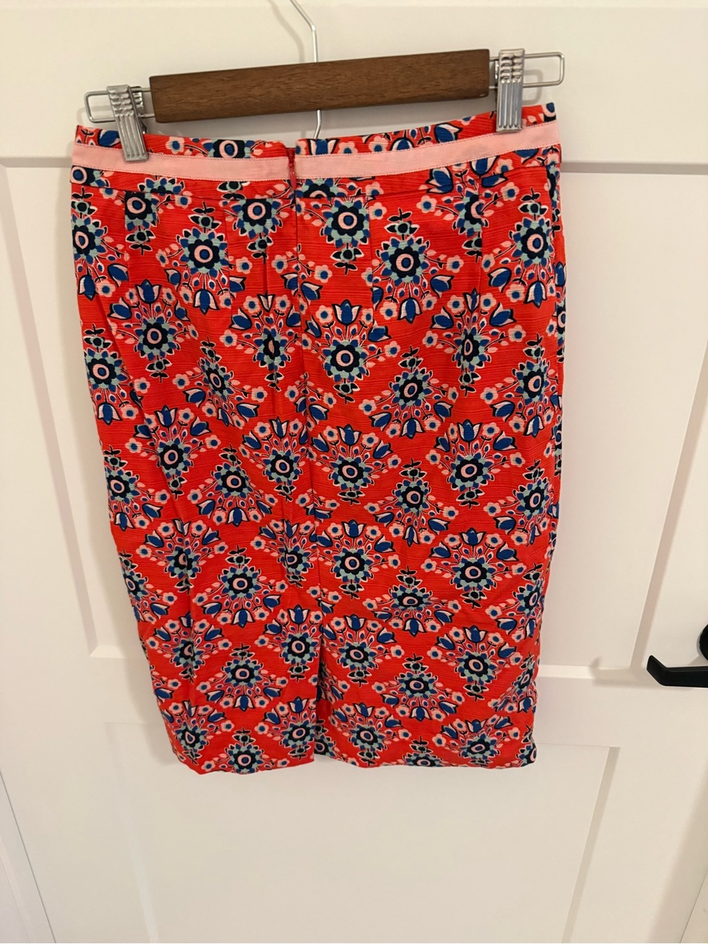 Boden Floral Pencil Skirt Coral Pink Blue Medallion Print Career Skirt Size US 2 - Picture 3 of 3